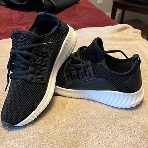 Sneakers, Velinda, Black.  Size 7,5 JustFab